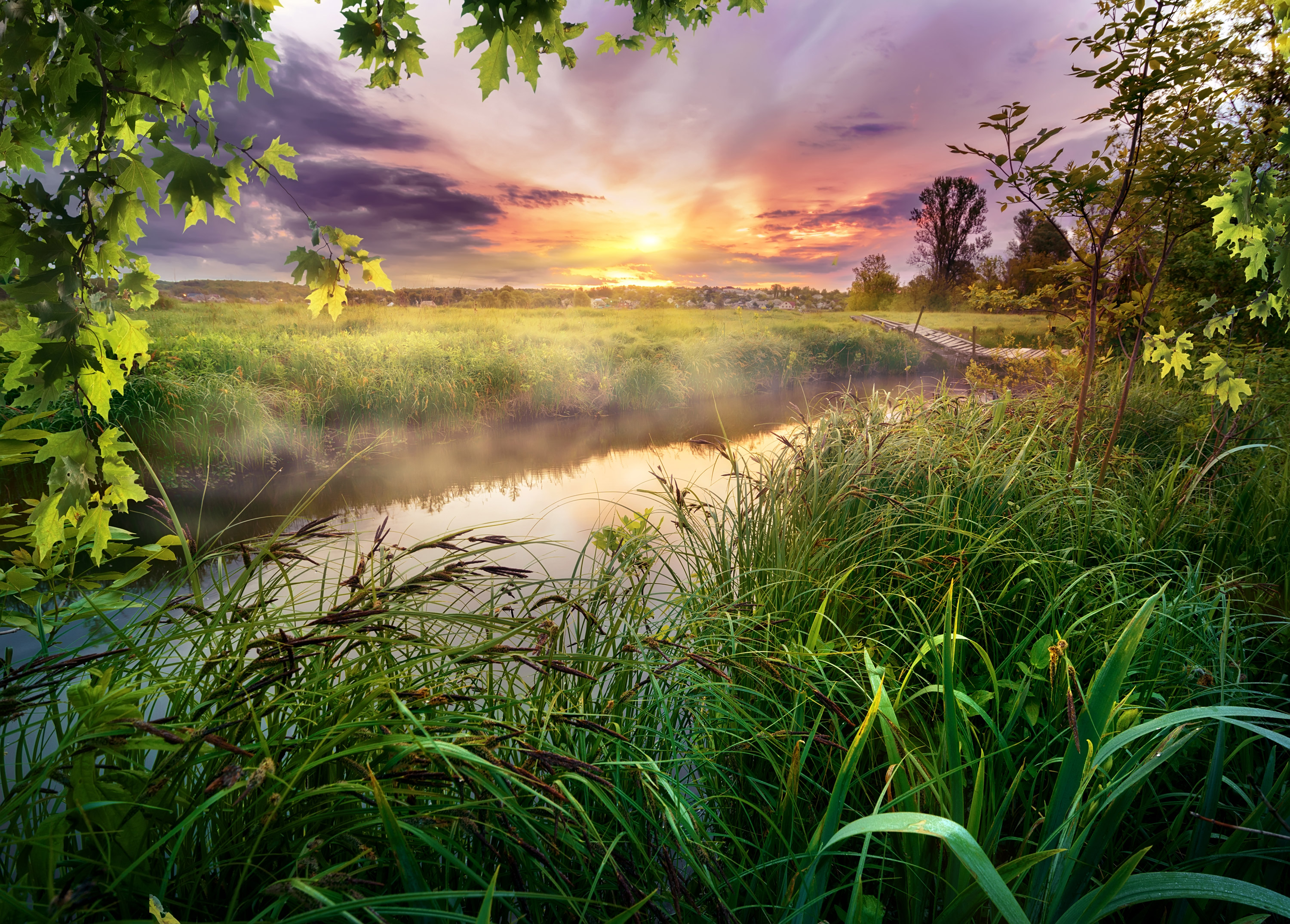 Sonnenaufgang am Fluss